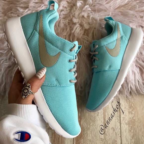 NWT Nike Roshe One Rare - Picture 2 of 8